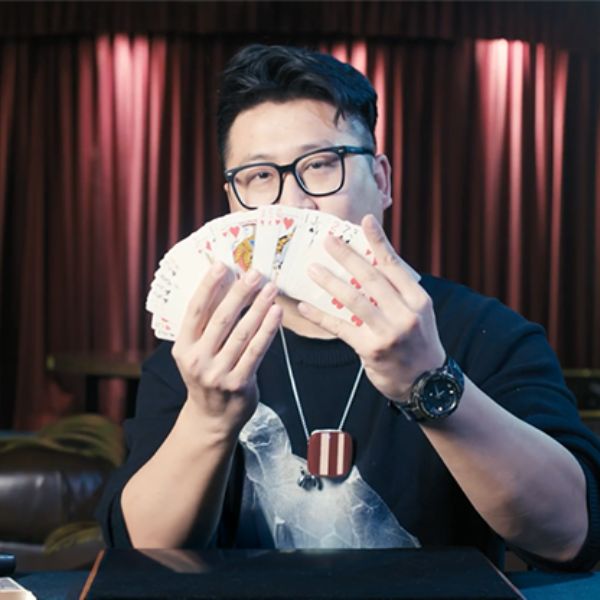 The Right Bill by Wang Zhe & Bacon Magic